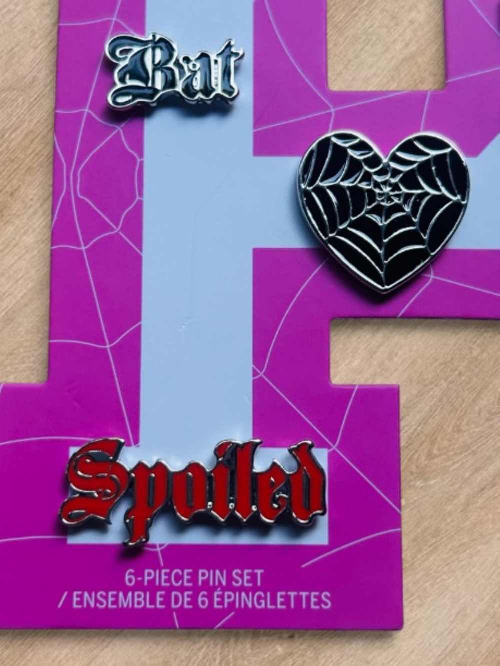 🆕🕷️PINK Halloween Collectible Pins 6 Piece Set Victoria’s Secret NWT🕸️ - Picture 6 of 9